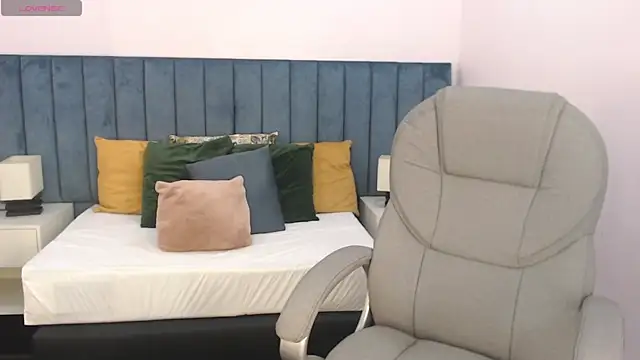 april bunnyy online show from December 17, 8:04 pm