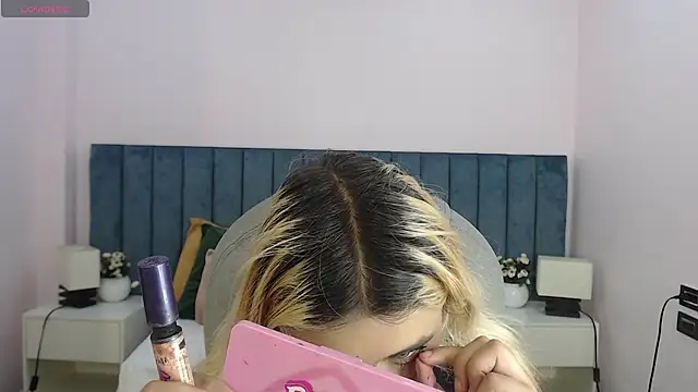 april bunnyy online show from April 17, 7:50 pm