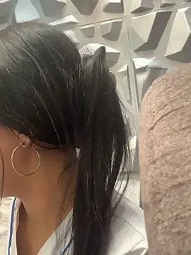 Larabrooks online show from October 1, 6:14 pm