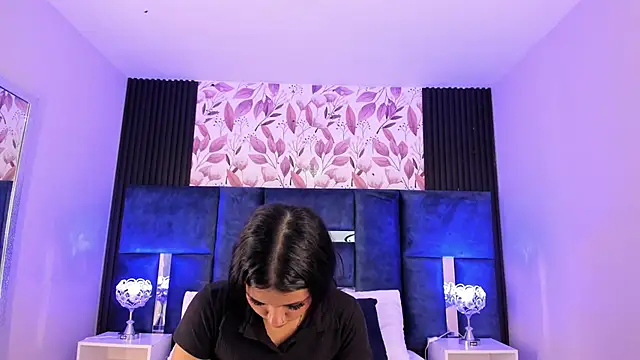 Larabrooks online show from October 13, 7:14 pm