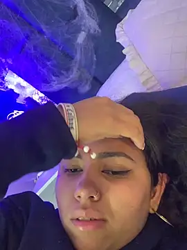 Larabrooks online show from October 27, 6:56 pm