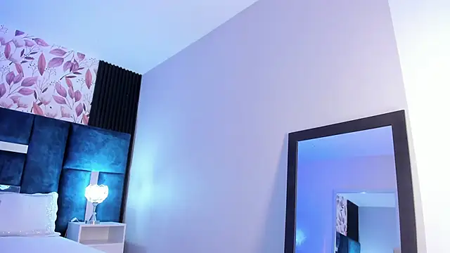 Larabrooks online show from March 21, 8:19 am