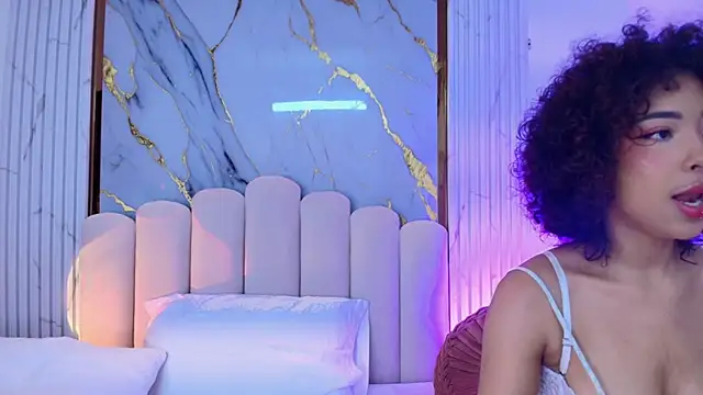 OSHUN  online show from February 4, 11:49 am