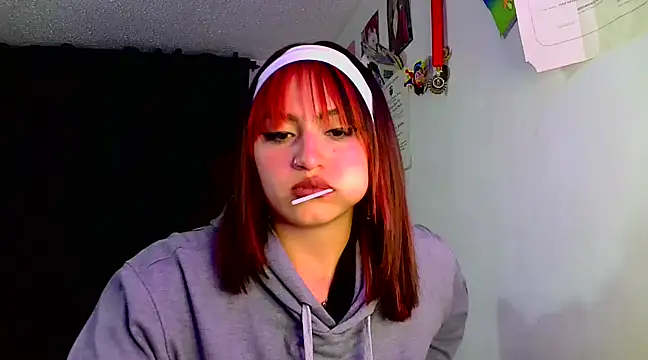 lucycherry   online show from February 7, 3:55 am