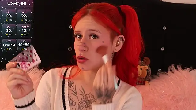 Snapshot of Daarlene chatting on February 18, 7:41 pm Daarlene online show from February 18, 7:41 pm