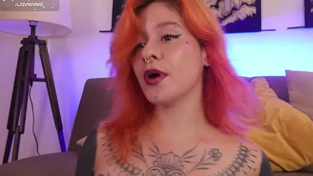 Snapshot of Daarlene chatting on September 24, 5:27 pm Daarlene online show from September 24, 5:27 pm