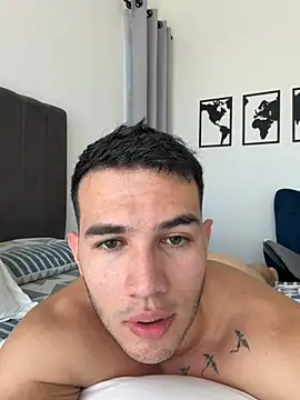 Snapshot of kevin_white_ chatting on August 2, 5:33 pm kevin white online show from August 2, 5:33 pm