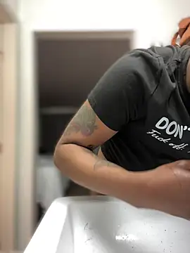 PrettyGal Tingz online show from February 8, 4:04 pm