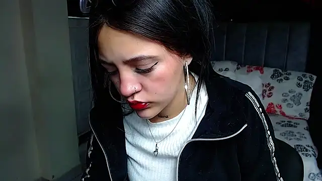 Violettasquirt online show from April 7, 1:11 pm