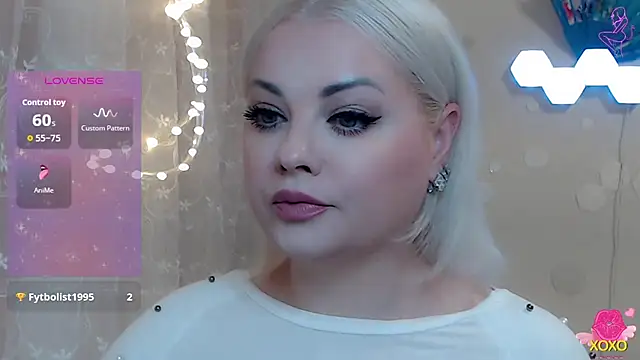 JewellKiss7 online show from December 4, 6:55 am