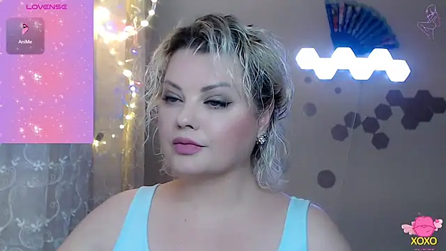 JewellKiss7 online show from April 3, 4:16 pm