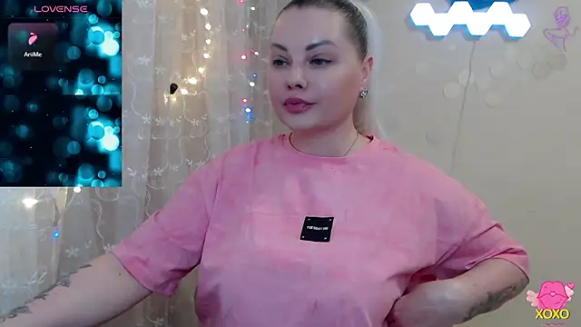 JewellKiss7 online show from April 9, 4:45 pm