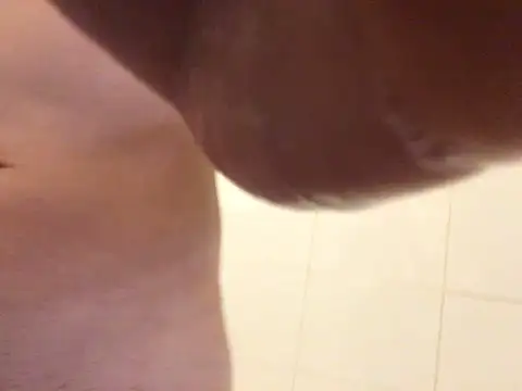 lolaisagoodtime online show from March 8, 8:46 pm