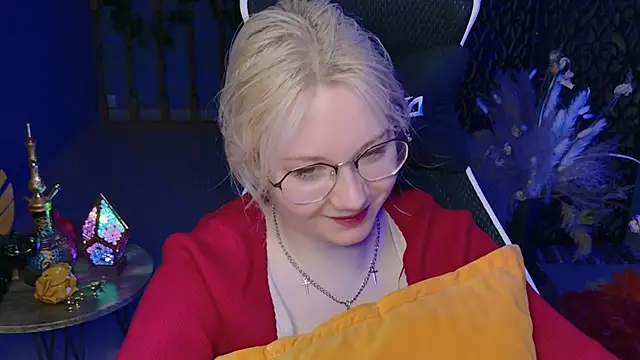 Snapshot of NancyMartinez chatting on February 19, 11:17 am NancyMartinez online show from February 19, 11:17 am