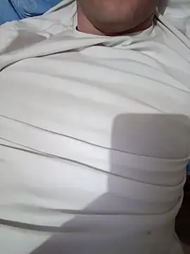 Snapshot of red_red00 chatting on March 14, 2:20 am red red00 online show from March 14, 2:20 am