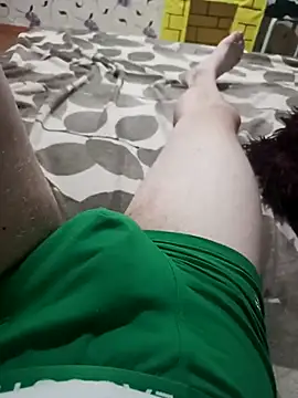 Snapshot of red_red00 chatting on March 17, 4:33 pm red red00 online show from March 17, 4:33 pm