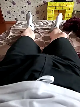 Snapshot of red_red00 chatting on March 18, 1:31 pm red red00 online show from March 18, 1:31 pm