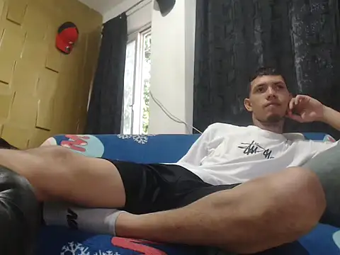 latinboydig online show from December 30, 8:25 pm