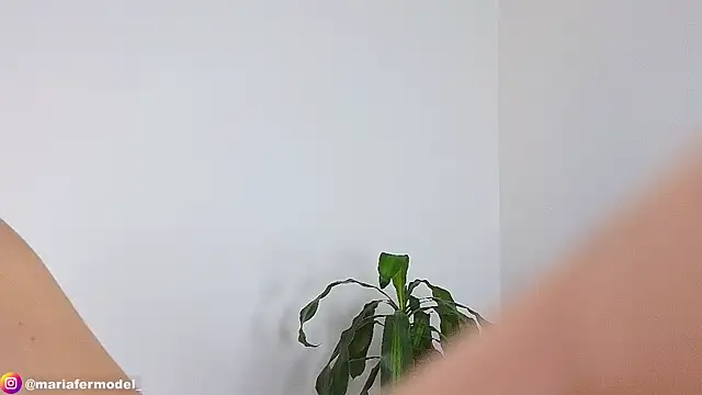 Snapshot of Mariafer05 chatting on January 2, 6:12 pm Mariafer05 online show from January 2, 6:12 pm