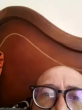 Snapshot of horfet chatting on October 18, 1:34 pm horfet online show from October 18, 1:34 pm