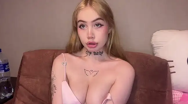 hanna cry baby online show from February 18, 8:03 pm