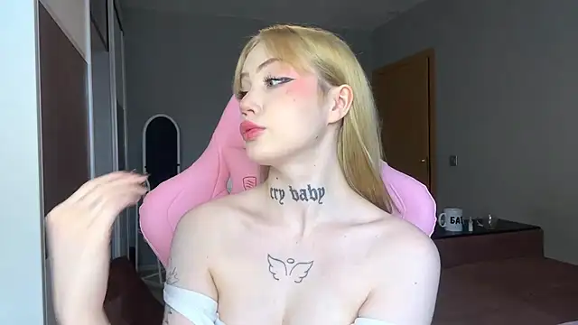 hanna cry baby online show from March 11, 12:28 pm