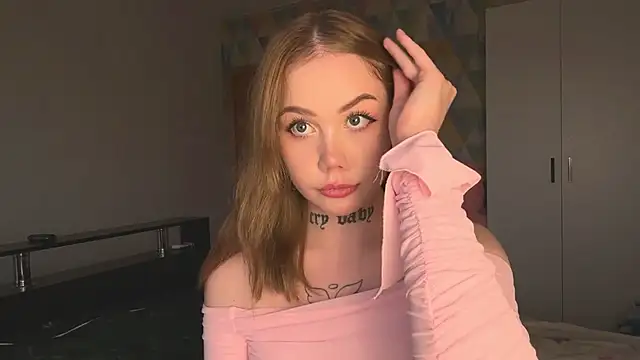 hanna cry baby online show from September 28, 3:39 pm