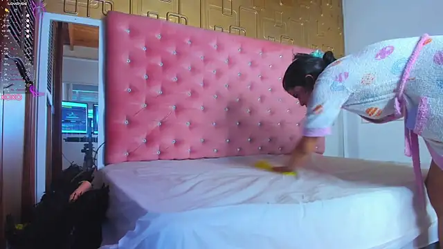 Snapshot of Molly_gomez_ chatting on January 19, 10:17 pm Molly gomez online show from January 19, 10:17 pm