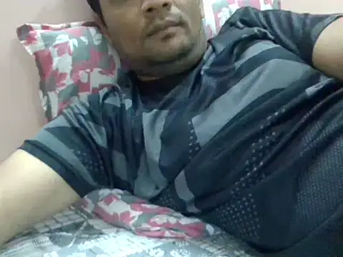 Snapshot of NiceBoy9099 chatting on January 3, 1:03 pm NiceBoy9099 online show from January 3, 1:03 pm
