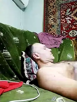 Pineapple04 online show from February 9, 7:30 pm