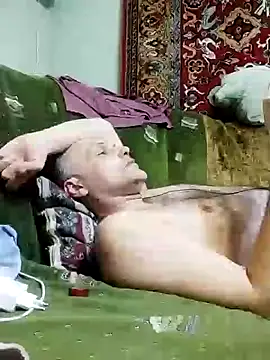 Pineapple04 online show from March 1, 3:38 pm