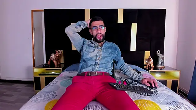 Ethan  Walker online show from February 3, 7:31 pm