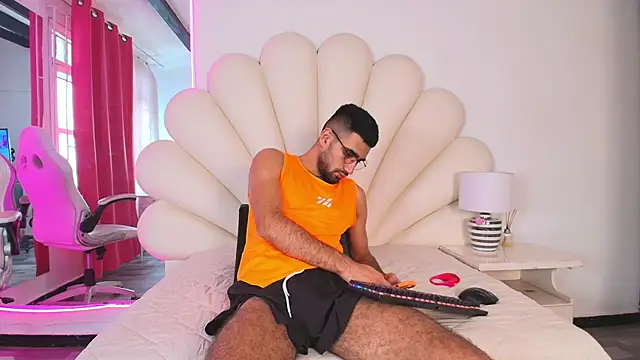 Ethan  Walker online show from February 24, 1:53 pm