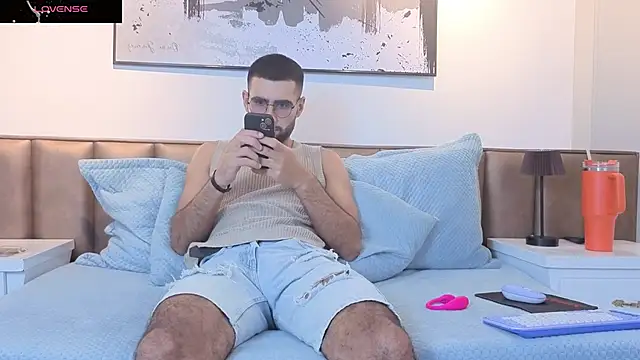 Ethan  Walker online show from March 19, 7:07 pm