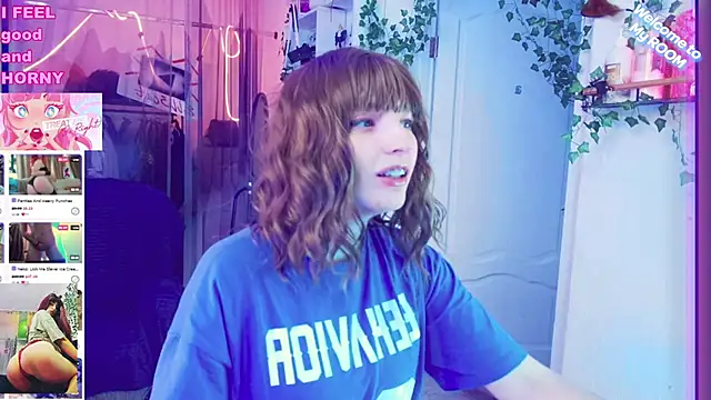 Snapshot of Toxic_Ellies chatting on December 18, 5:00 pm Toxic Ellies online show from December 18, 5:00 pm