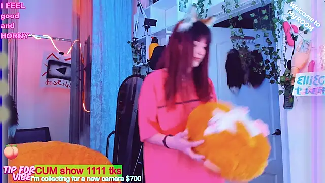 Snapshot of Toxic_Ellies chatting on February 16, 4:53 pm Toxic Ellies online show from February 16, 4:53 pm