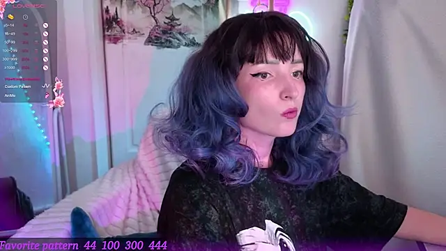 Snapshot of Toxic_Ellies chatting on July 1, 3:34 pm Toxic Ellies online show from July 1, 3:34 pm