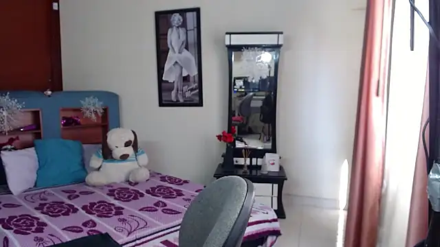 Snapshot of jeyloveebony chatting on December 4, 1:53 pm jeyloveebony online show from December 4, 1:53 pm