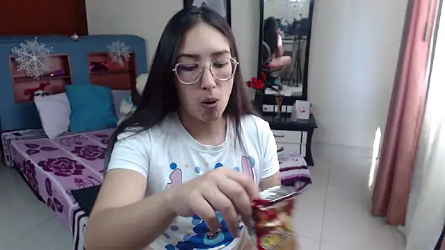 Snapshot of jeyloveebony chatting on December 5, 2:00 pm jeyloveebony online show from December 5, 2:00 pm