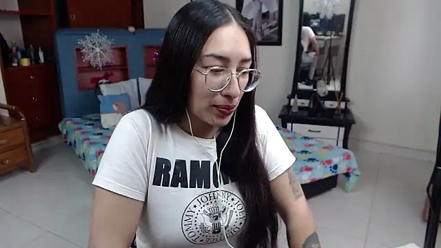 Snapshot of jeyloveebony chatting on December 9, 2:06 pm jeyloveebony online show from December 9, 2:06 pm