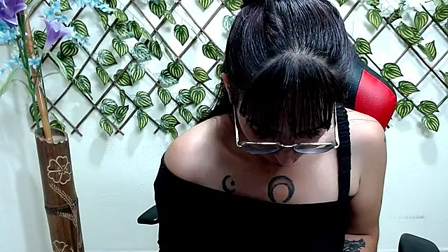 Snapshot of jeyloveebony chatting on March 13, 5:07 pm jeyloveebony online show from March 13, 5:07 pm
