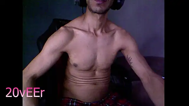 20vEEr online show from October 13, 8:31 pm