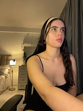 Snapshot of Mavi_Coless chatting on March 19, 1:54 am Mavi Coless online show from March 19, 1:54 am