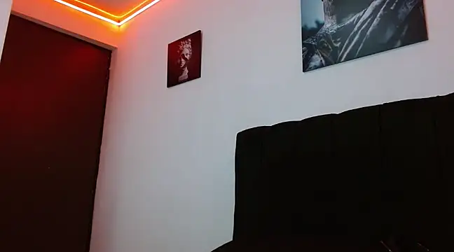 Hendry  online show from December 10, 1:43 am