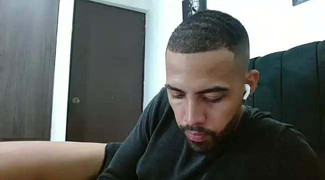 Hendry  online show from January 9, 11:56 pm