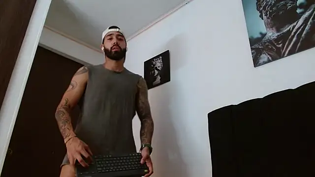 Hendry  online show from March 15, 12:36 am