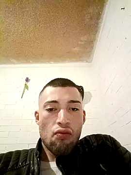 Snapshot of Suggarwhite18CM chatting on November 15, 10:12 am Suggarwhite18CM online show from November 15, 10:12 am