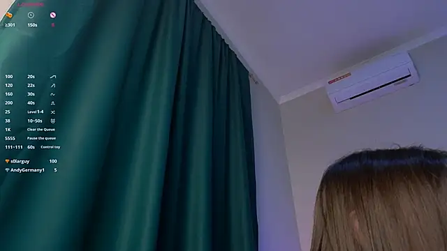 Snapshot of Alice__grace chatting on December 9, 4:37 pm Alice  grace online show from December 9, 4:37 pm