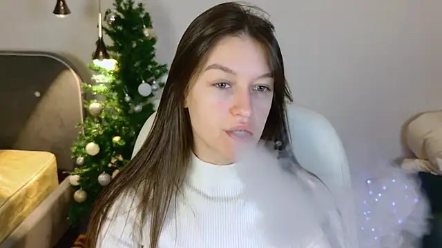 Snapshot of Alice__grace chatting on January 22, 9:32 pm Alice  grace online show from January 22, 9:32 pm