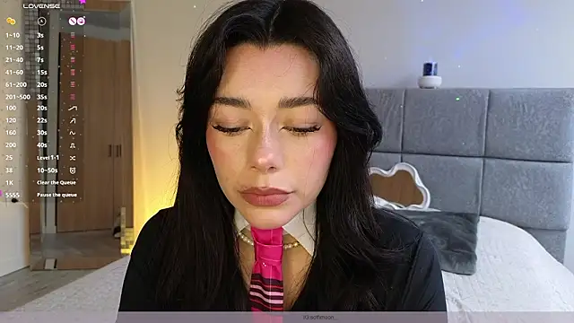 Soffimoon  online show from March 17, 8:34 pm